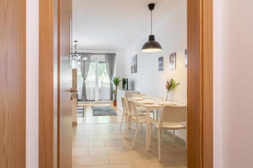 Lejlighed 2br & 2balcony By Nw *